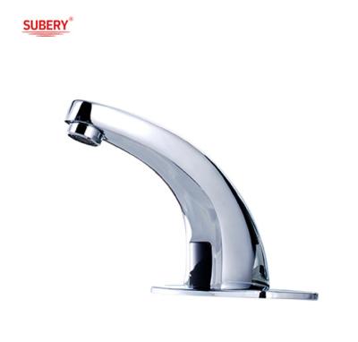 China Chrome Brass Sensor Faucets Bathroom Bath Mixer Taps Cold And Hot Water OEM Single Lever Te koop