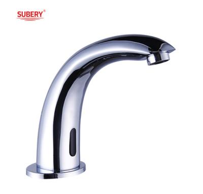 Chine Auto Faucet Automatic Sensor Washbasin Faucet Touchless Infrared Ray Smart Home Water Saving Energy-saving Sensor Faucet à vendre