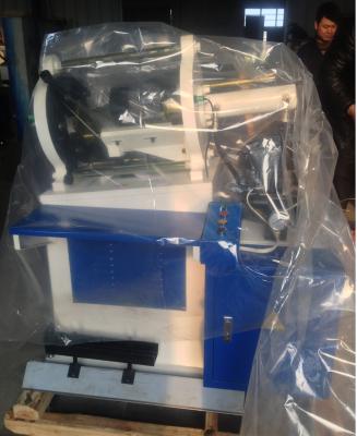 China Máquina de papel 1200KG 4KW do cortador hidráulico de máquina de corte da eficiência elevada à venda