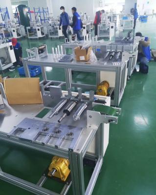 China Volledig Automatisch Disposabe-Gezichtsmasker die Machineproductielijn maken Te koop