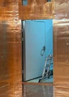 China 1.2M X 2.1M 4ft Door RF Shielded Doors MRI Room Shielding Material NMR for sale