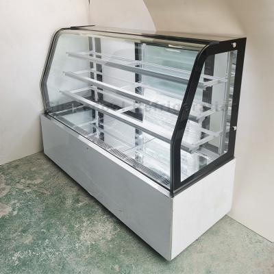China O dobro curvou o refrigerador de vidro da exposição do bolo com as 3 prateleiras ajustáveis à venda
