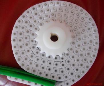 Chine 60P machinant des chaînes de rouleau en plastique pour la couleur blanche des matériaux POM de chaînes de transimission de silence d'industrie des bouteilles à vendre