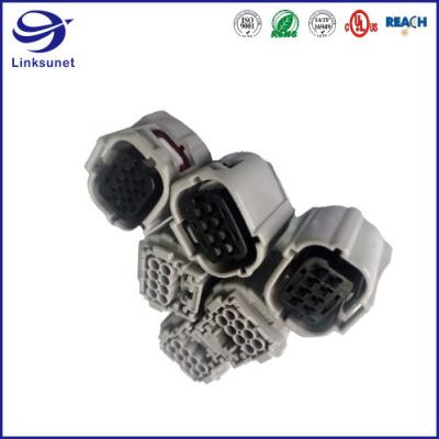 China Los TS femeninos sellaron el conector pin de PBT 8 para la haz de cables de la batería en venta