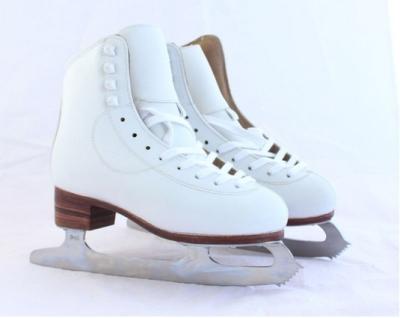 China Lâmina curto dos patins de gelo da trilha com PVC Outsole para sapatas do patim dos meninos à venda