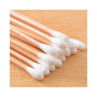 China Multifuctional Medical Cotton Swab , Sterile Cotton Tips For Cleaning Smearing for sale