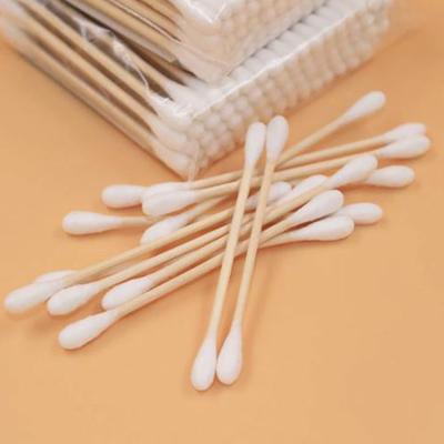 China Makeup Cleaning Wooden Cotton Swabs Suitable For Sensitive Skin Use for sale