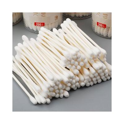 China Single Use Sterile Wood Stick Cotton Swabs Suitable For Cleaning Machine for sale