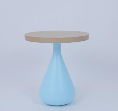 China Wood Top Round Small Cocktail Table For Hilton Hotel Side Table for sale