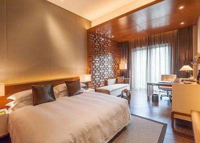 中国 サイズ寝室の家具セット 高級ホテルの黄色ポプラ王都市様式 販売のため