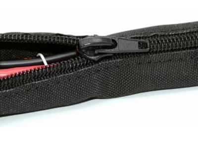 China Negro trenzado manga automotriz del abrigo del cable de la cremallera para el protector del alambre cruzado en venta