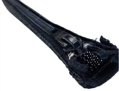 China La manga negra flexible del cable de la cremallera del ANIMAL DOMÉSTICO trenzó el abrigo para la protección del alambre en venta