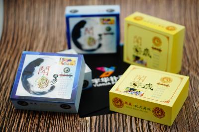 Chine Le tarot de couleur de CMYK PMS et les cartes d'Oracle, ont personnalisé des paquets de cartes d'Oracle à vendre