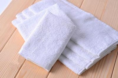 Cina Piccoli asciugamani di tè della cucina dell'hotel bianco eliminabili con tessuto mescolato cotone in vendita