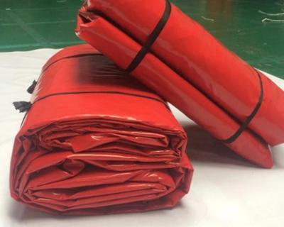 China Red PVC Coated Polyester Tarpaulin Tear Resistant 650gsm 1000d*1000d 20*20 for sale