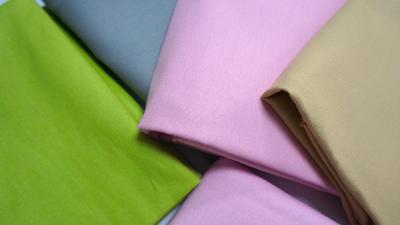 Chine Tissu 100% imperméable de toile de   de   de polyester pour la tente, chaussures, sacs, chapeaux à vendre