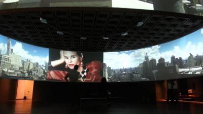 Cina Proiettori curvi motorizzati grande treppiede del teatro di film domestico dello schermo di proiezione in vendita