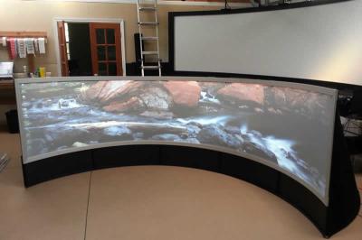 China Pantalla de proyección curvada fija, pantalla de proyección circular 3D redondo para el museo/las exposiciones en venta