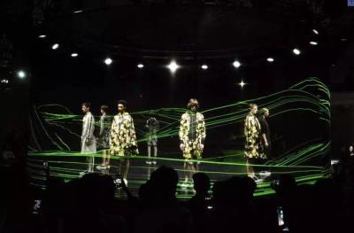 Chine Matériel olographe transparent élevé de tamis à mailles d'écran d'hologramme de Guaze pour la projection à vendre