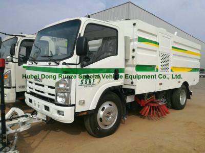 China Multifunctional ISUZU Road Cleaning Truck , Vacuum Broom Sweeper Truck for sale