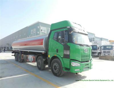 China FAW J6 Fuel Transport Trucks For Crude Oil / Lubricating Oi Delivery 28000L -30000L for sale