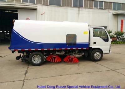 China ISUZU 600P Airport Runway Street Sweeper Vehicle With Cleaning Brushes Water Spraying for sale