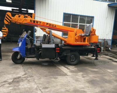 China Tricycle Hydraulic Truck Mounted Crane , 3- 5 Ton Lifting Mobile Truck Crane for sale