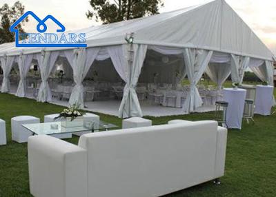 China Tenda de banquete de tecido PVC transparente com cortina de casamento à venda