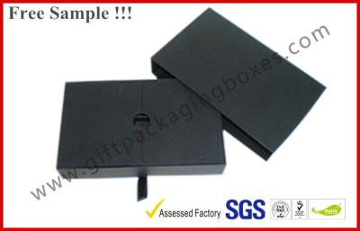 Chine Boîtes-cadeau rigides faites main noires de Matt, paquet de tisonnier de HAUT DE GAMME/de cadeau de cartes de jeu à vendre