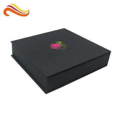 China Customized Size paper Gift Boxes Durable Cardboard Gift Boxes With Lids for sale