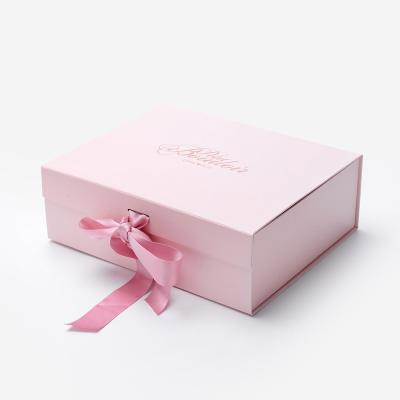 Китай Благосклонность свадьбы подарочных коробок складного магнитного картона 1200g 2mm роскошная продается