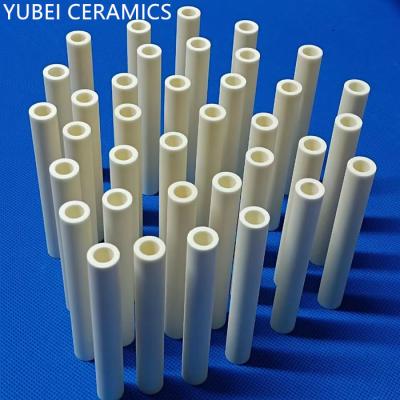 China Resistencia de cerámica 1600℃ de la temperatura de los tubos 88HRA del alúmina de alta resistencia en venta