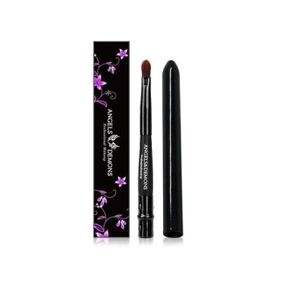 China Hot Sale Custom Cosmetic Brush Makeup Brush Flat Retractable Lipstick Brush for sale