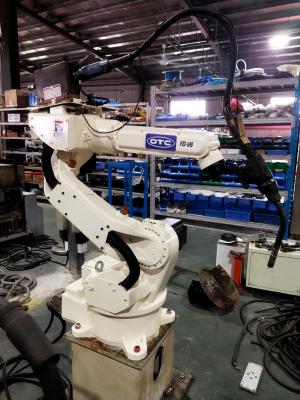Chine OTC FD-V6 Robot de soudage d'occasion 1402 mm de portée avec contrôleur FD11 à vendre