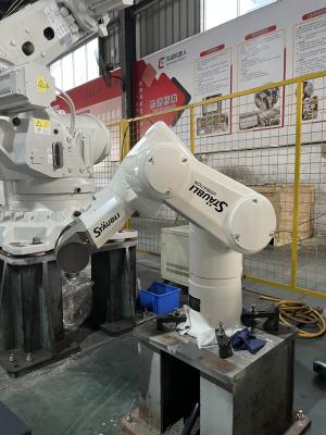 中国 6軸ロボット Staubli Tx60 9kg 実験室組み立てのためのペイロード 販売のため