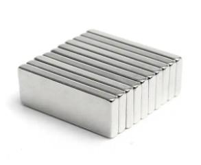 China NiCuNi Coating Flat Neodymium Magnet Bar N52 For Industrial for sale