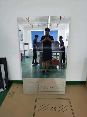 Cina specchio magico interattivo VESA Digital del contrassegno fissato al muro PCAP di 85W 700cd/M2 in vendita