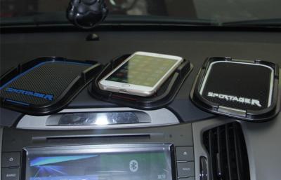 中国 キア・スポーテージR 2010の2014内部のスリップ防止マット、滑り止めの携帯電話のマット 販売のため