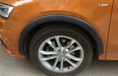 中国 AUDI Q3 2012 の車輪のアーチの火炎信号の黒の後部車輪のアーチの保護装置 販売のため