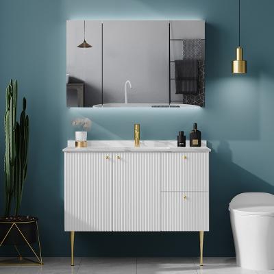 China Width 23.6in 47.2in Solid Wood Bathroom Cabinets Mirrored Waterproof for sale