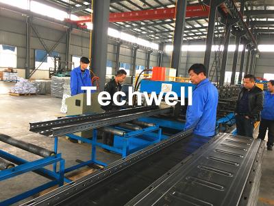China Tipo rollo perforado de la escalera CT-600 de la bandeja de cable que forma la máquina, cadena de producción de la bandeja de cable en venta