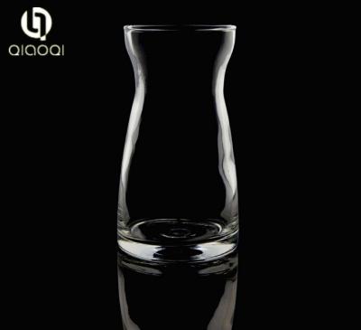 China Discount Classical Design beautiful glass decanter without handle for sale