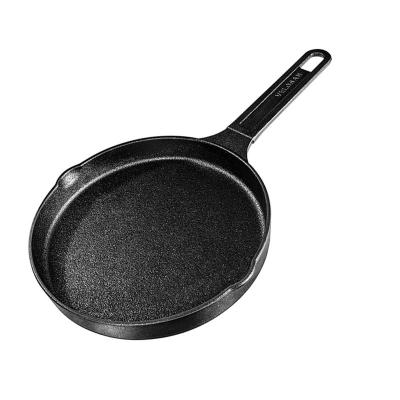 China Long Handle Cast Iron Skillet Pans Gas Nitriding With 18.5cm Handle for sale