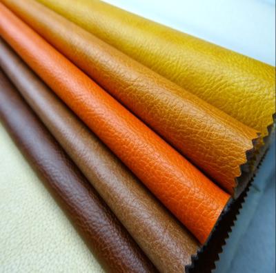 Chine Les biens de relief de cuir de PVC de modèle imperméabilisent 0.5MM pour la caisse cosmétique de bagage de sac à vendre