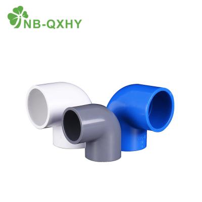 Chine Coude en PVC personnalisé en gris ou en couleur personnalisée pour le tuyau standard DIN 45/90 Deg à vendre