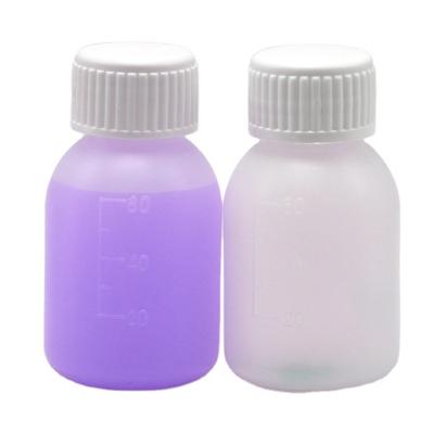 Китай Бутылка с сиропом PE 60 мл / 2 унций в бело-синем непрозрачном цвете для индивидуальных цветовых вариантов продается