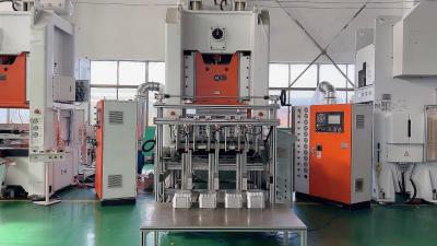 China Máquina de fabricación de contenedores de embalaje de alimentos de alta capacidad de papel de aluminio para el material 8006 en venta