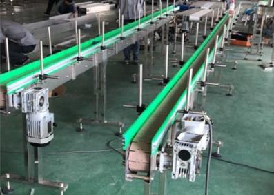 China Adjustable Speed POM Slat Conveyor for Conveying Bottles for sale
