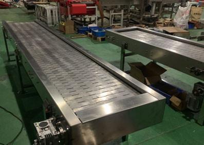 China Stainless Steel Slat Chain Conveyor for Freezer Assembly Line for sale