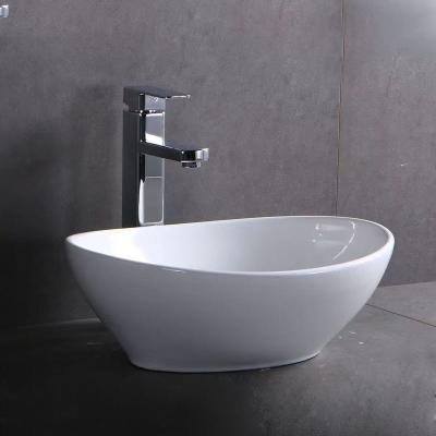 Cina White Vessel Sink Table Top Bathroom Ceramic Sanitary Wares Art Wash Basin in vendita